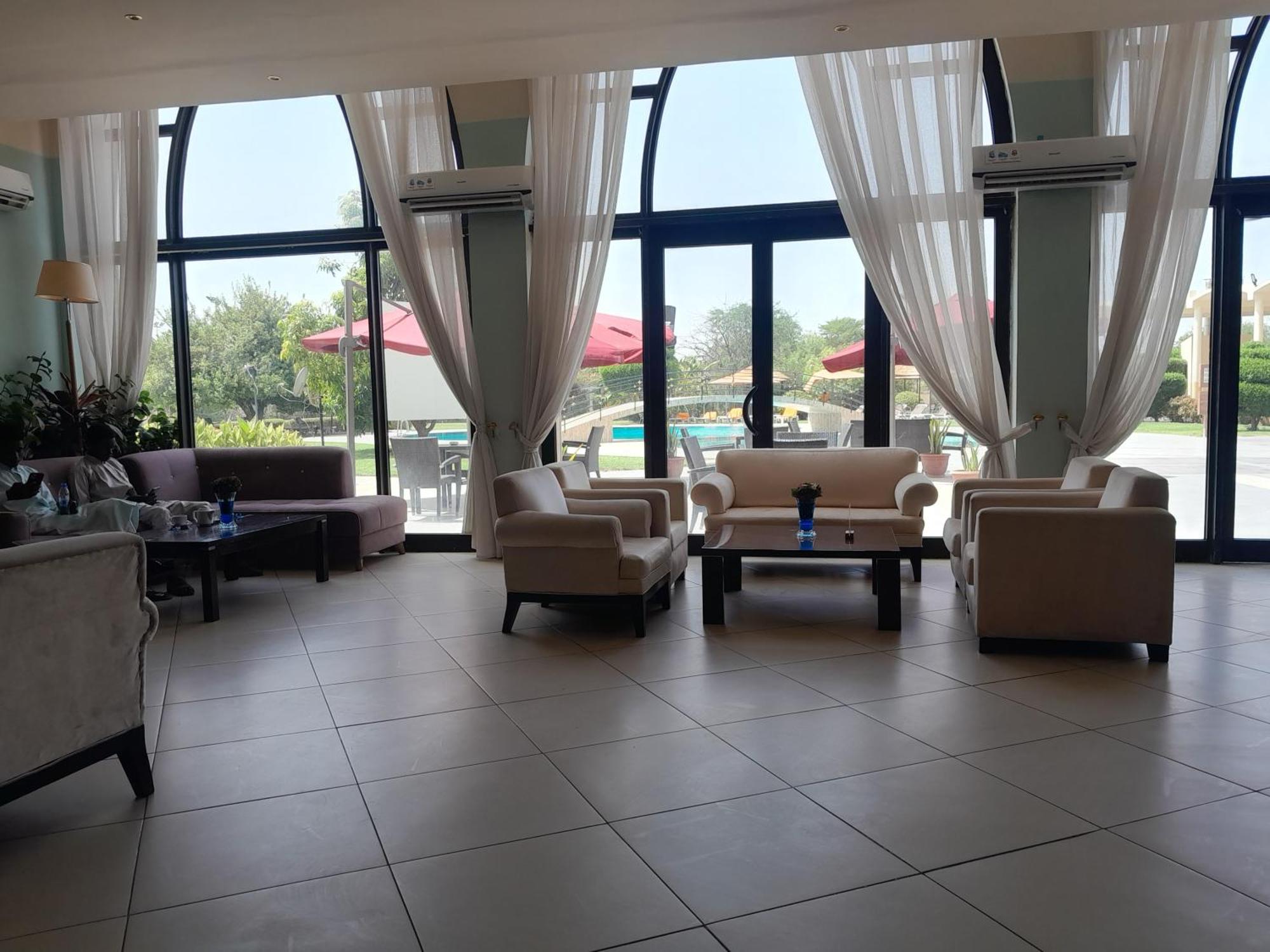 L'Amitie Hotel N'Djamena NʼDjamena Exterior foto
